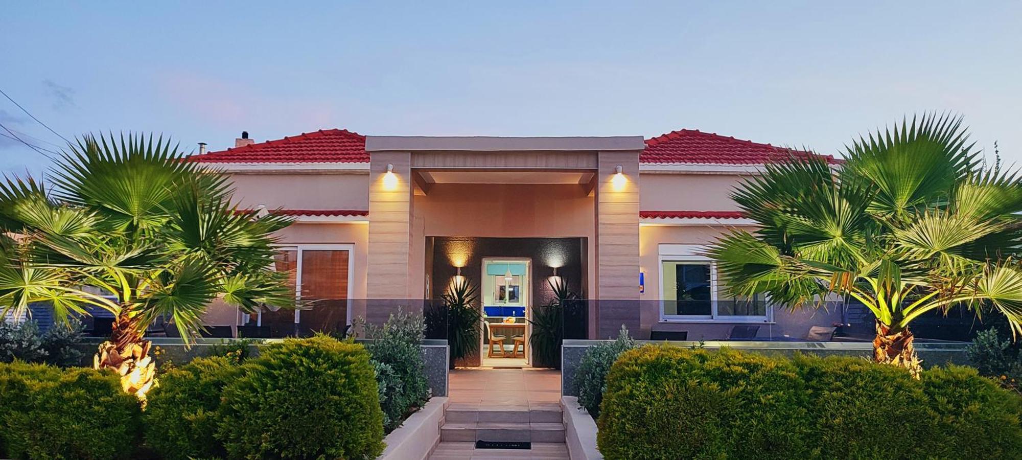 Luxury Villa Eva-Mari With Jacuzzi, 50M From The Beach Stalos Exterior photo